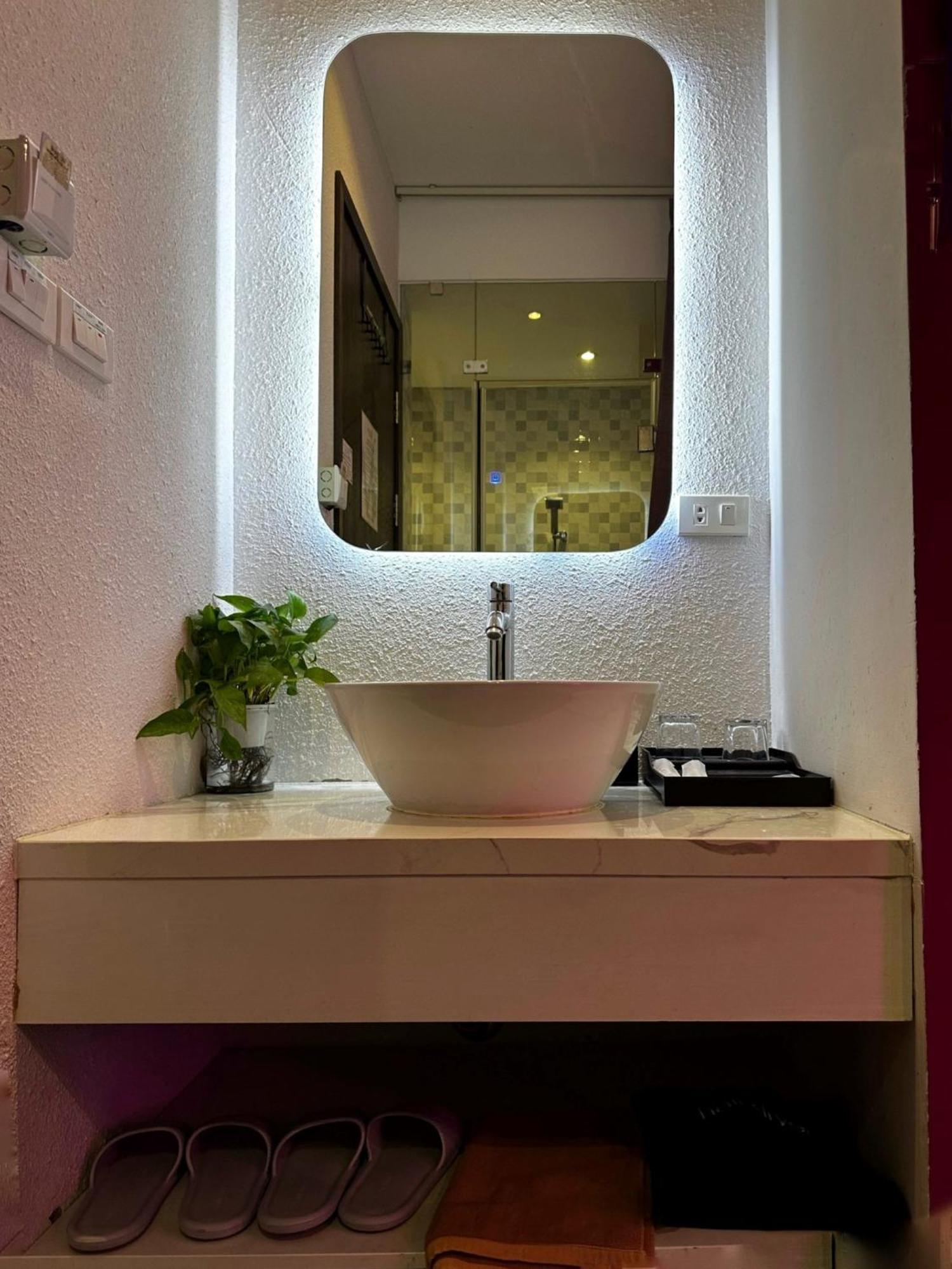 69 Boutique By Minova Hotel ฮานอย ภายนอก รูปภาพ